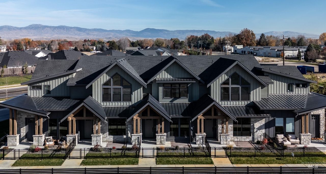 2050 W Freya Ct, Eagle, ID 83616 Main Photo