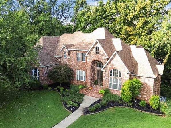 219 Ridgefield Street, Bentonville, AR 72712