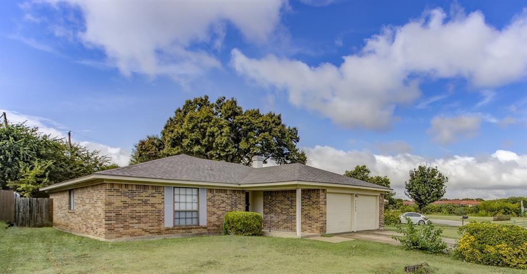 3753 Misty Meadow Drive, Fort Worth, TX 76133 Main Photo