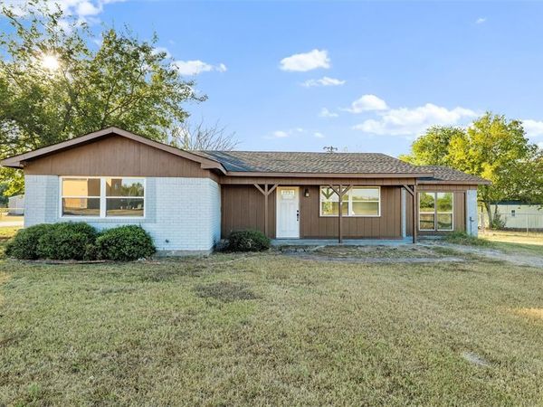 100 W Dilworth, Italy, TX 76651