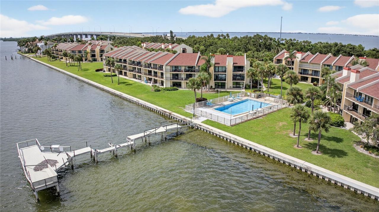 7550 Sunshine Skyway Lane S, Unit P12, Saint Petersburg, FL 33711 Photo