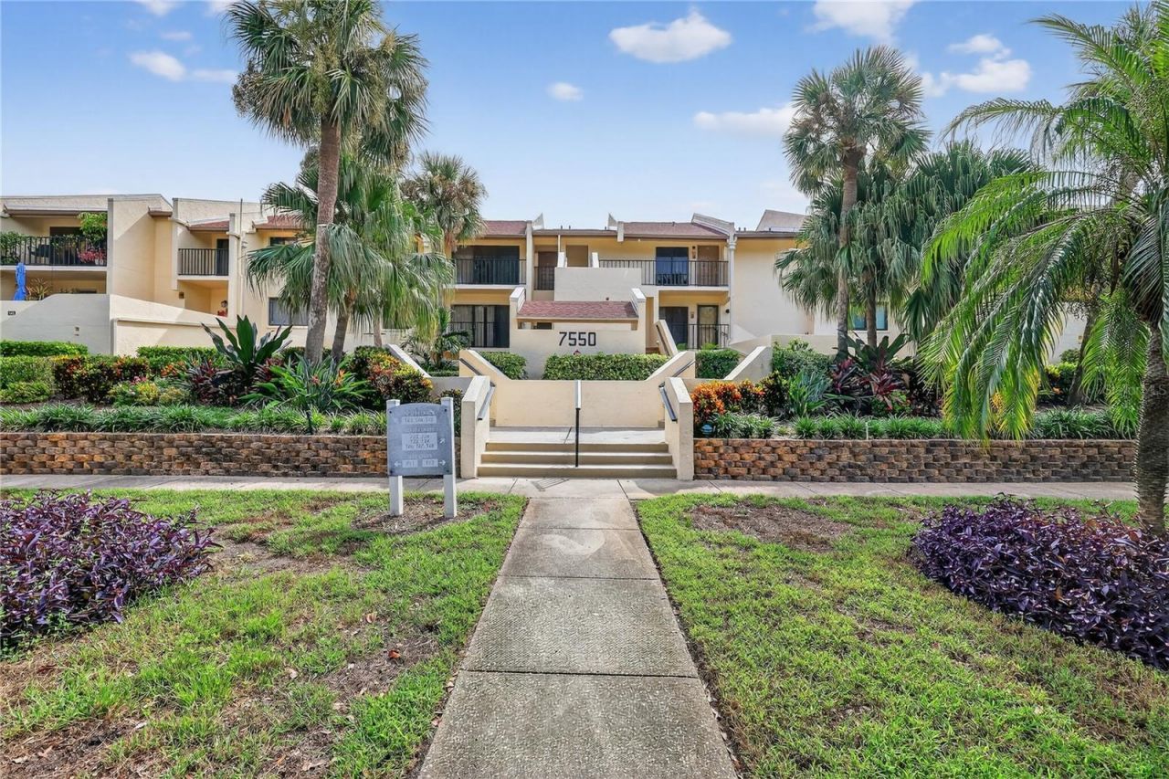 7550 Sunshine Skyway Lane S, Unit P12, Saint Petersburg, FL 33711 Photo