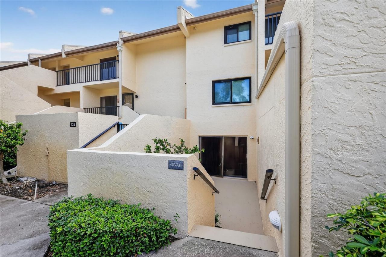 7550 Sunshine Skyway Lane S, Unit P12, Saint Petersburg, FL 33711 Photo