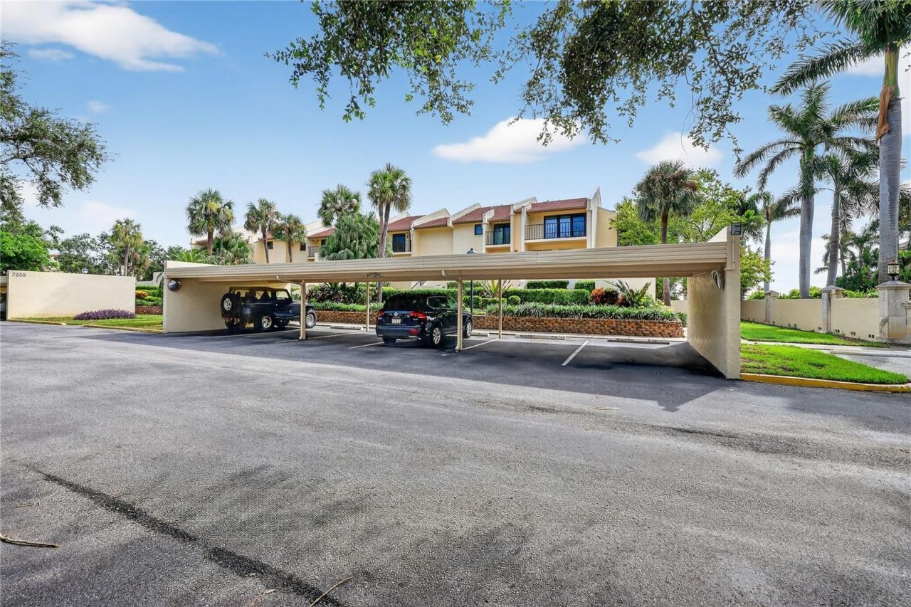 7550 Sunshine Skyway Lane S, Unit P12, Saint Petersburg, FL 33711 Photo