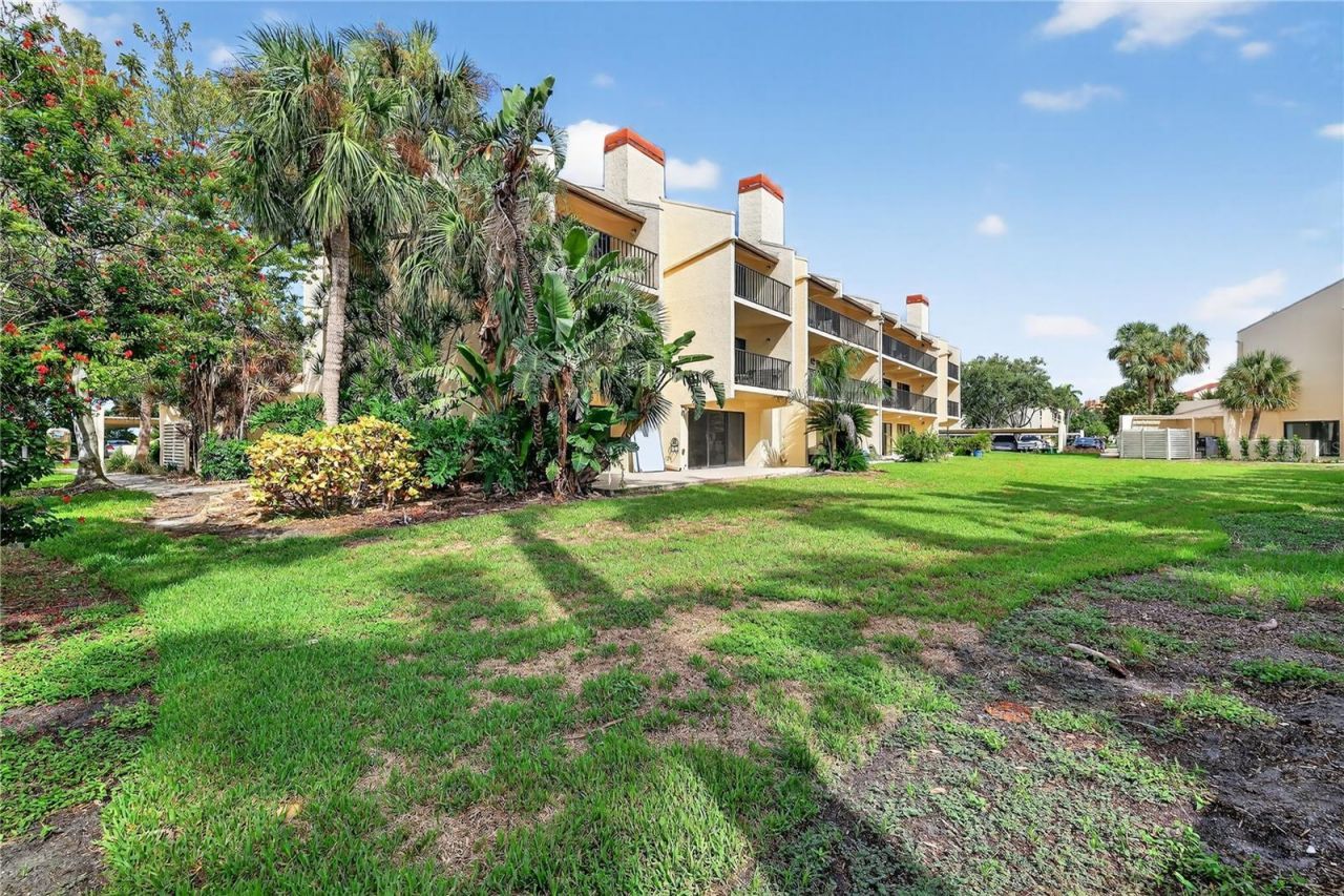 7550 Sunshine Skyway Lane S, Unit P12, Saint Petersburg, FL 33711 Photo