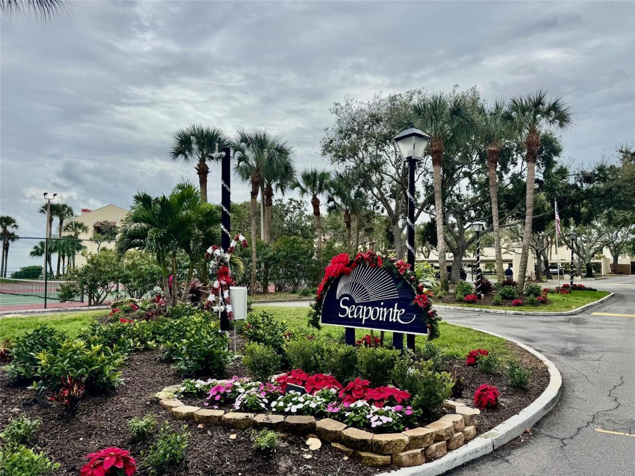 7550 Sunshine Skyway Lane S, Unit P12, Saint Petersburg, FL 33711 Photo