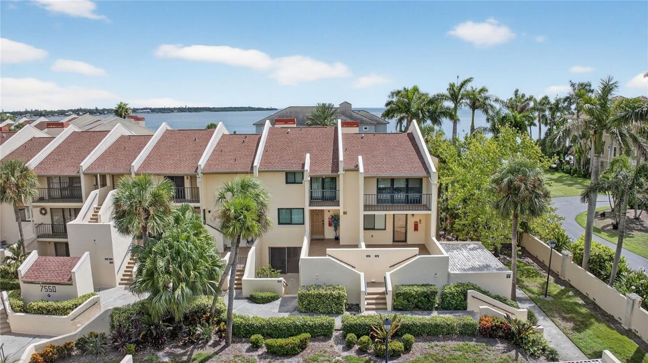 7550 Sunshine Skyway Lane S, Unit P12, Saint Petersburg, FL 33711 Photo