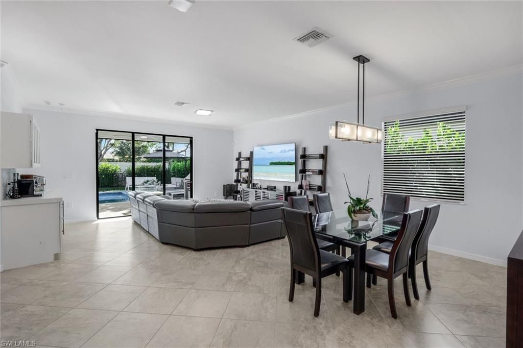 9445 Glenforest Dr, Naples, FL 34120 Photo