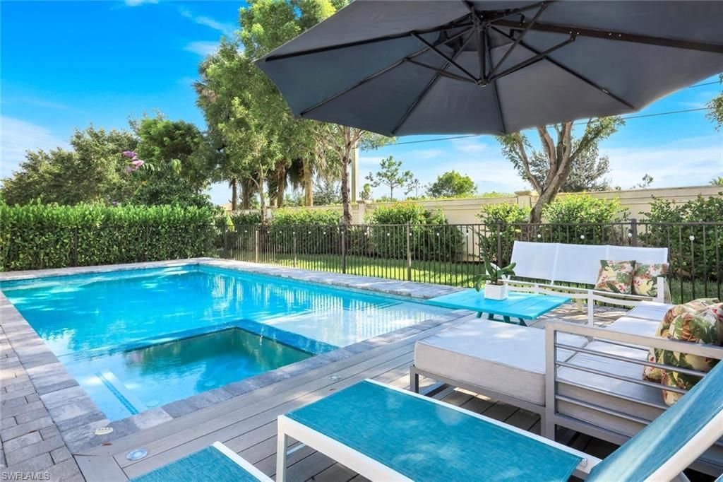 9445 Glenforest Dr, Naples, FL 34120 Photo