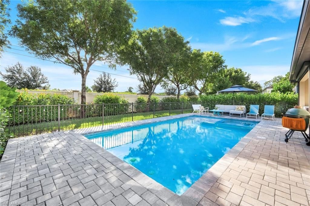 9445 Glenforest Dr, Naples, FL 34120 Photo