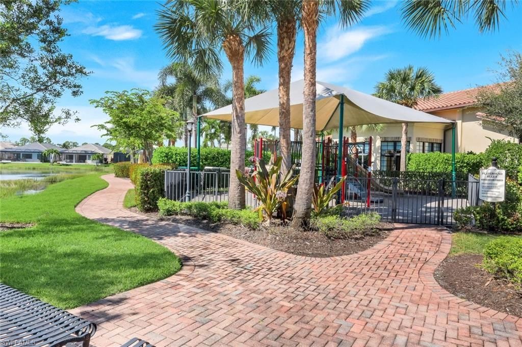 9445 Glenforest Dr, Naples, FL 34120 Photo