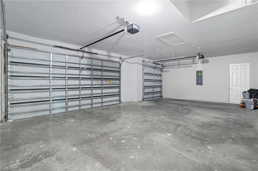 2314 NW 33rd Pl, Cape Coral, FL 33993 Photo
