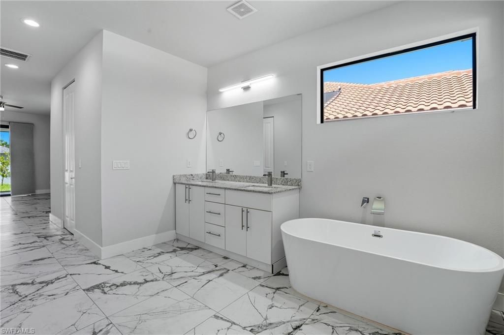 2314 NW 33rd Pl, Cape Coral, FL 33993 Photo
