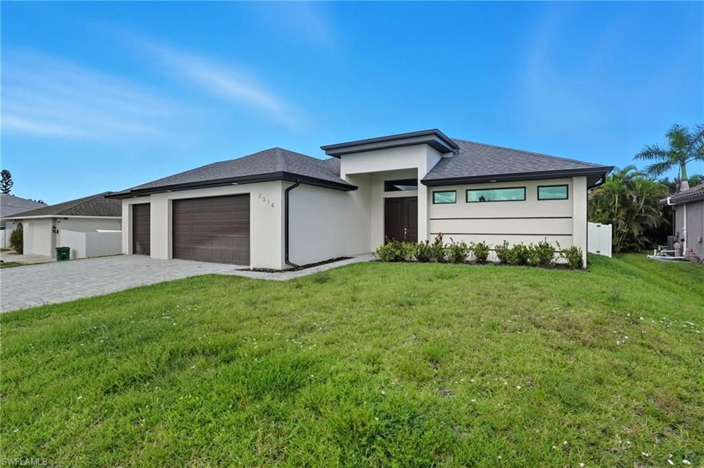 2314 NW 33rd Pl, Cape Coral, FL 33993 Photo