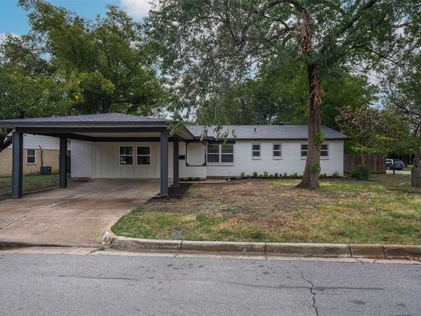 217 Palomino Drive, Saginaw, TX 76179