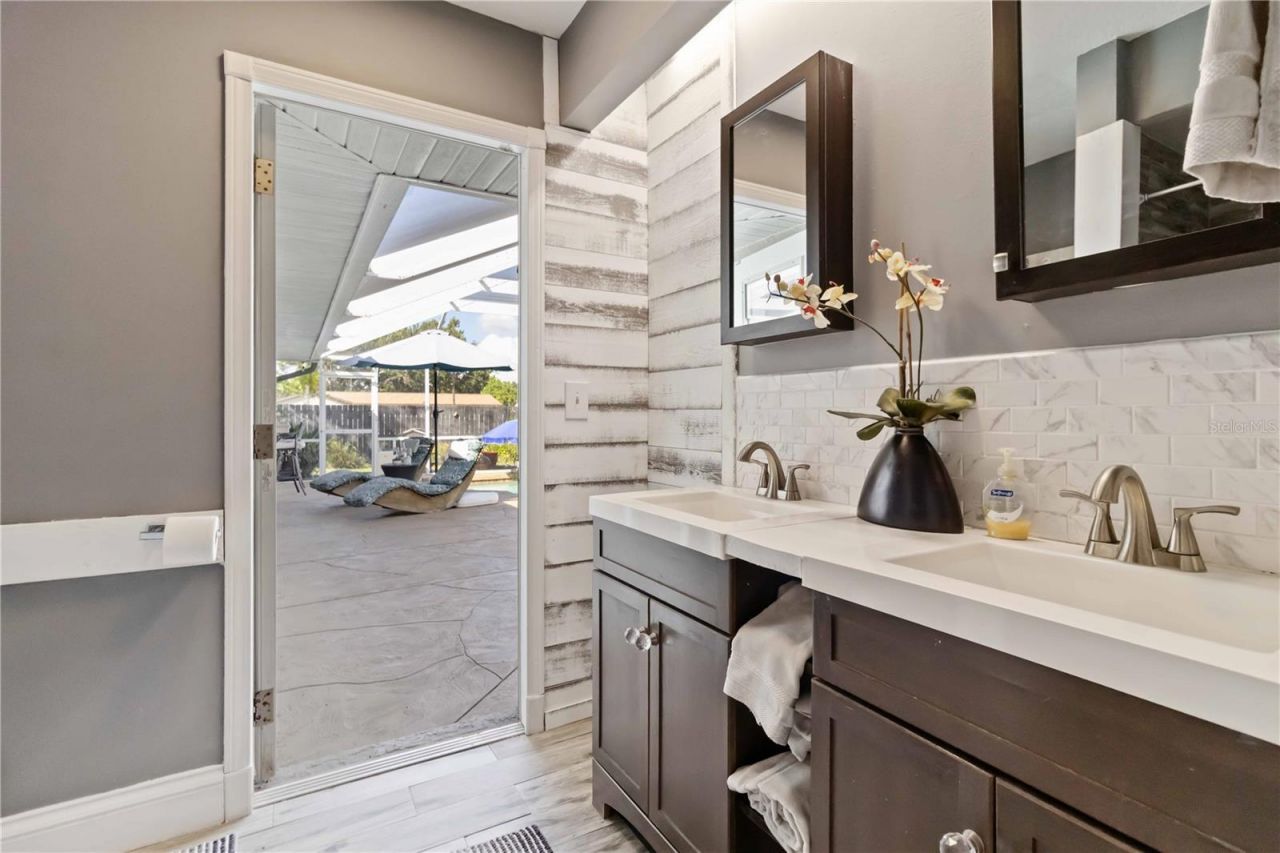 4913 37th Street East, Bradenton, FL 34203 Photo