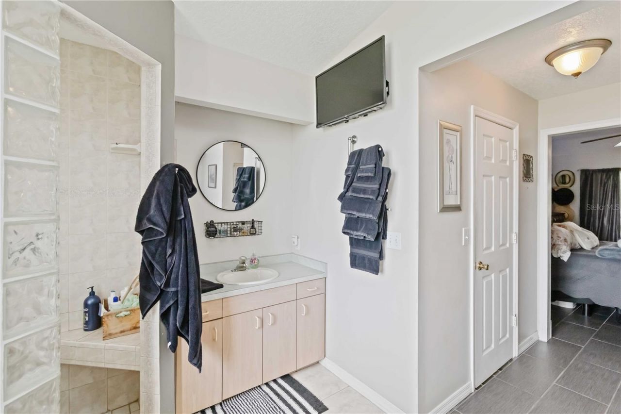 4913 37th Street East, Bradenton, FL 34203 Photo