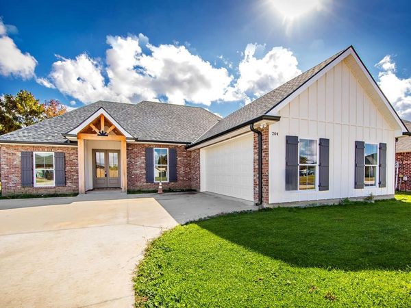 204 Newsom Dr, Houma, LA 70360