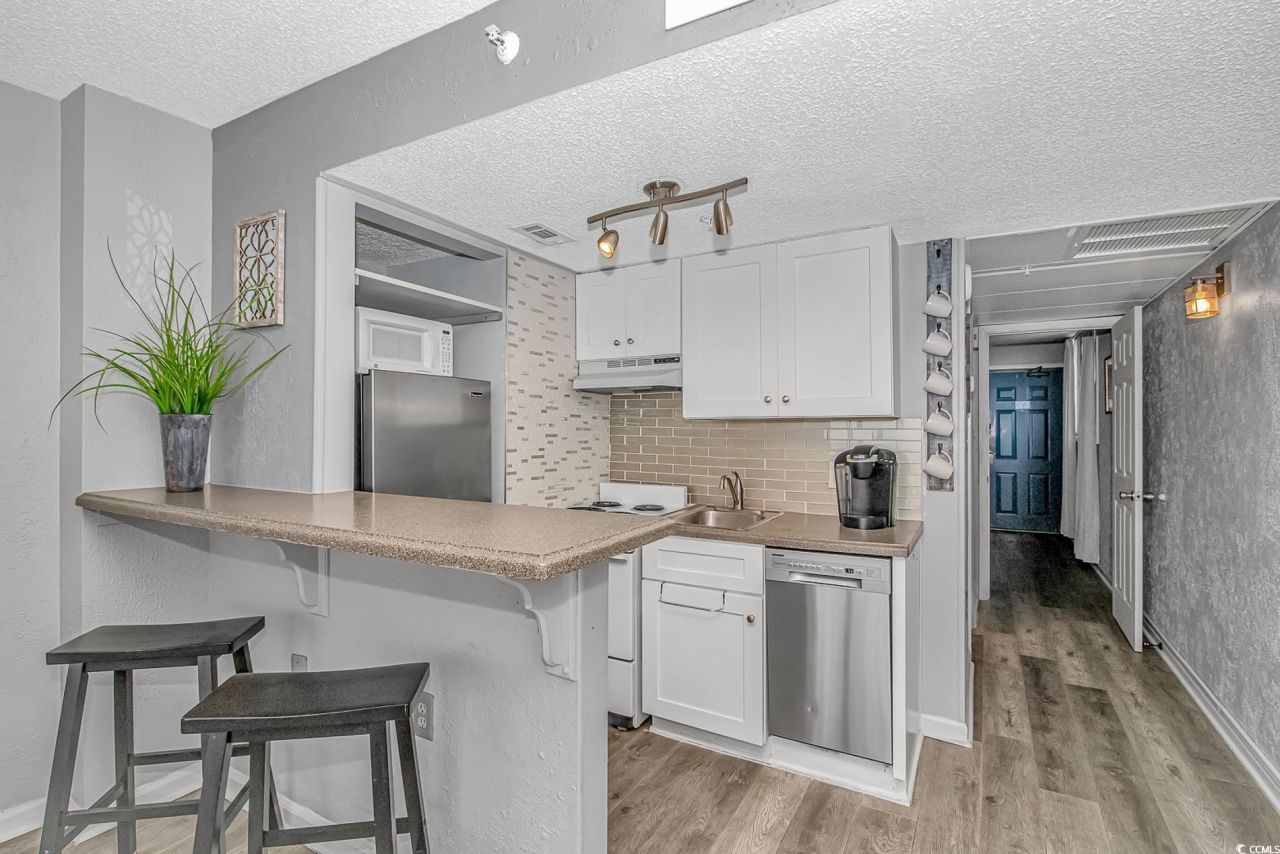 2310 N Ocean Blvd. Photo 8