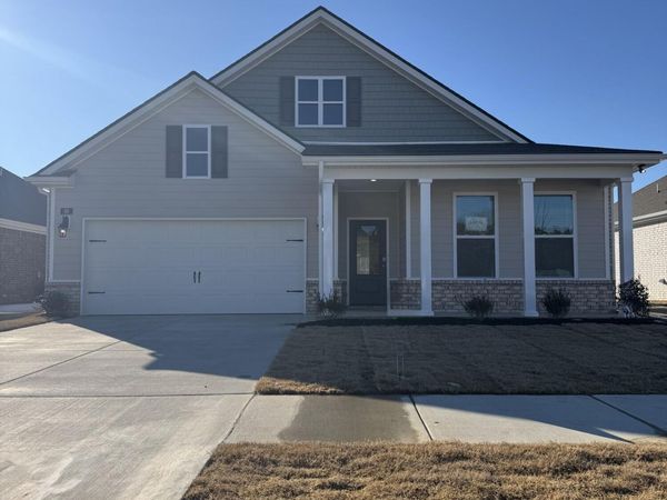 68 Harvest Dance Drive, Byhalia, MS 38611