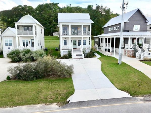 3177 Hardin Road, Guntersville, AL 35976