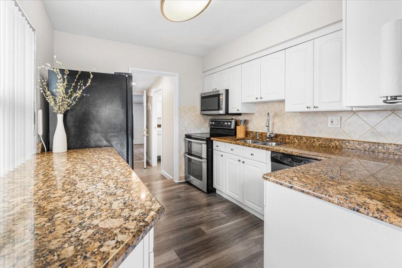 819 Southwest Boulevard N, Saint Petersburg, FL 33703 Photo