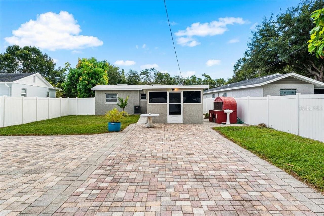 819 Southwest Boulevard N, Saint Petersburg, FL 33703 Photo