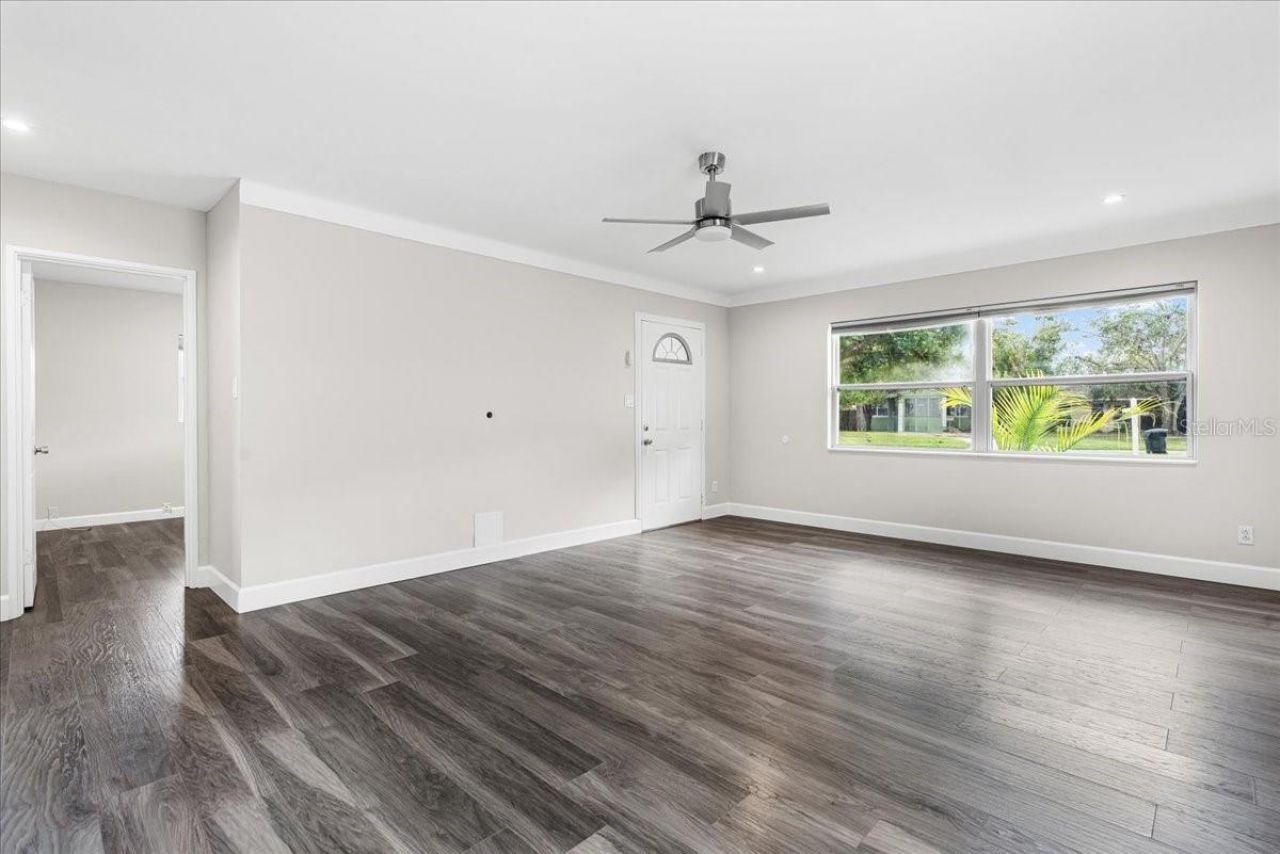 819 Southwest Boulevard N, Saint Petersburg, FL 33703 Photo