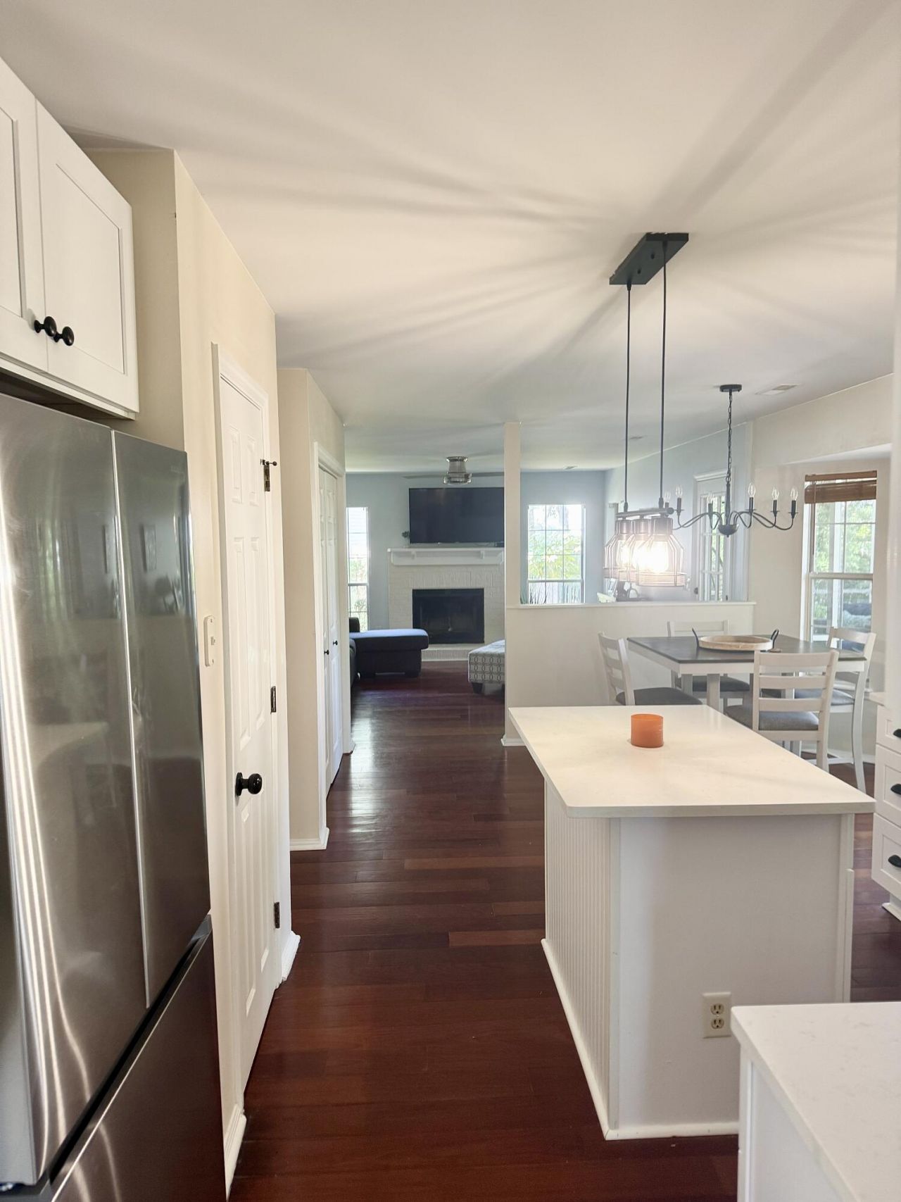 1901 Oak Tree Lane Photo 12