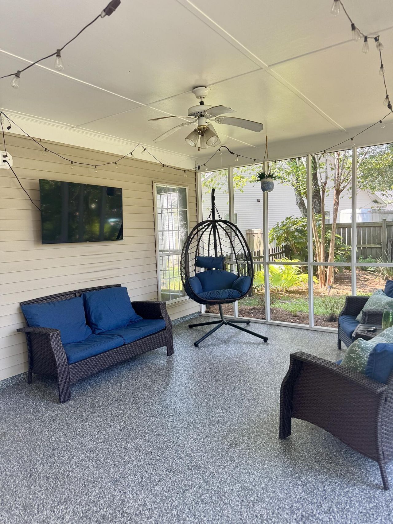 1901 Oak Tree Lane Photo 18