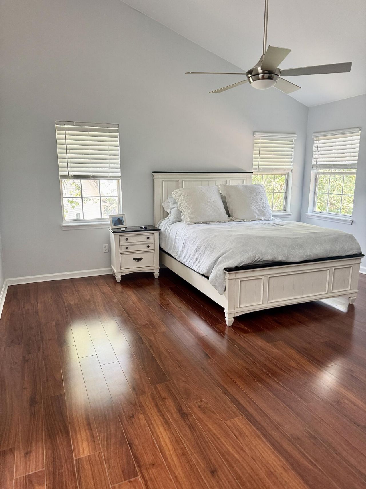 1901 Oak Tree Lane Photo 26