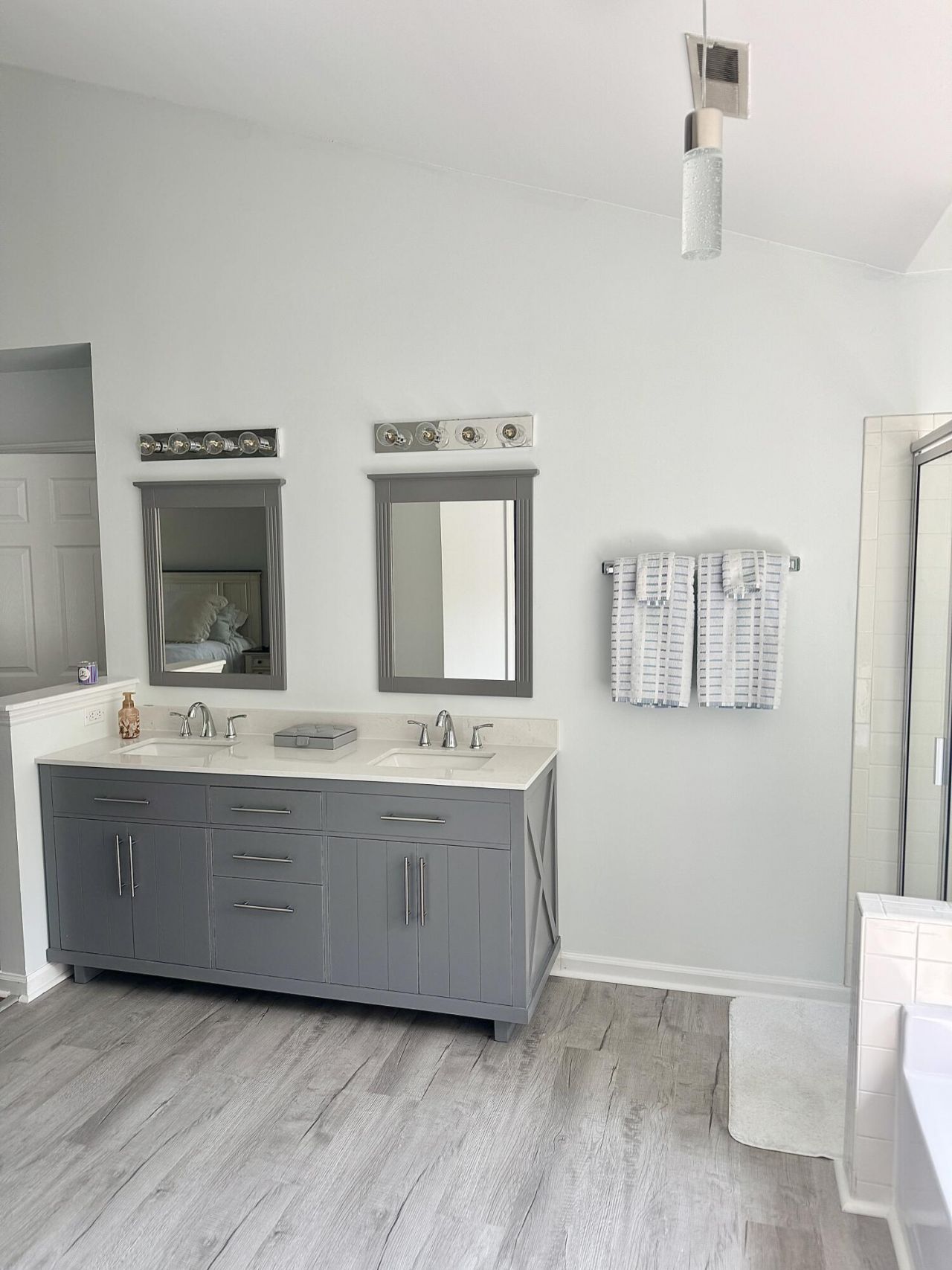 1901 Oak Tree Lane Photo 29