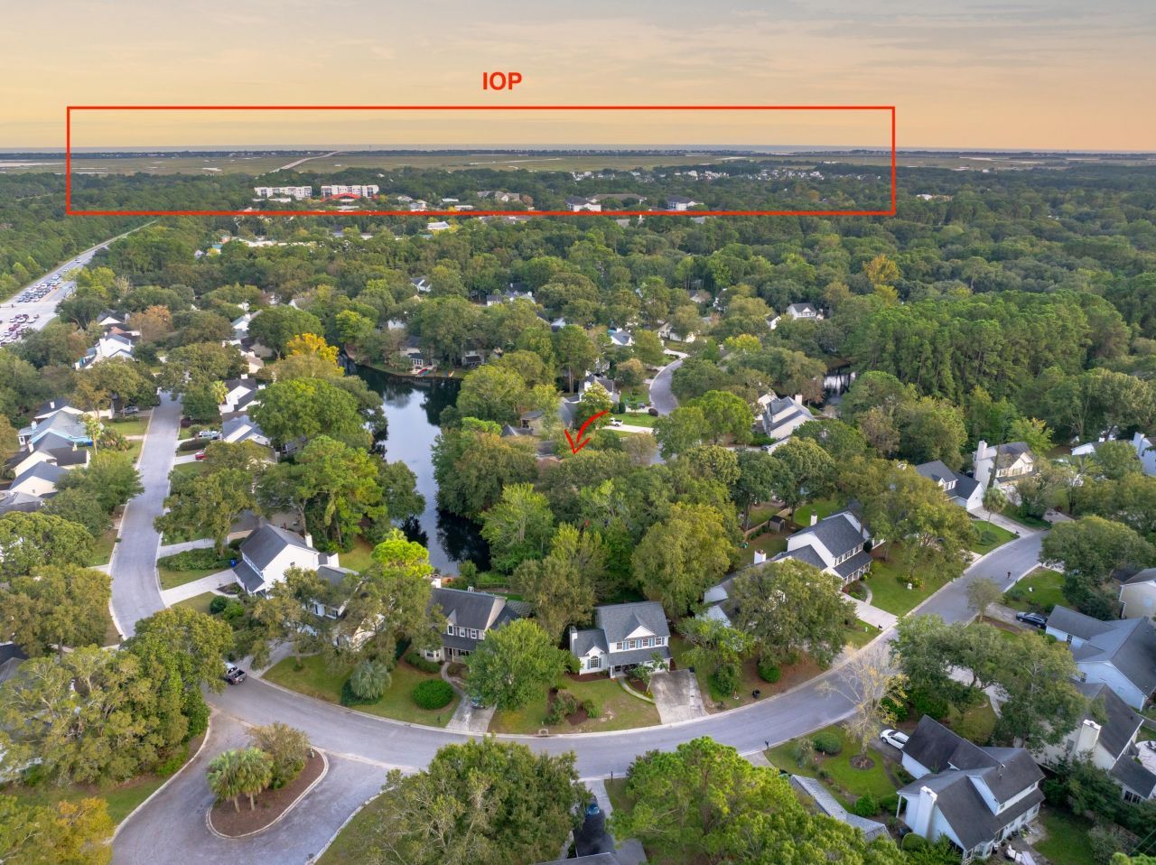 1901 Oak Tree Lane Photo 4