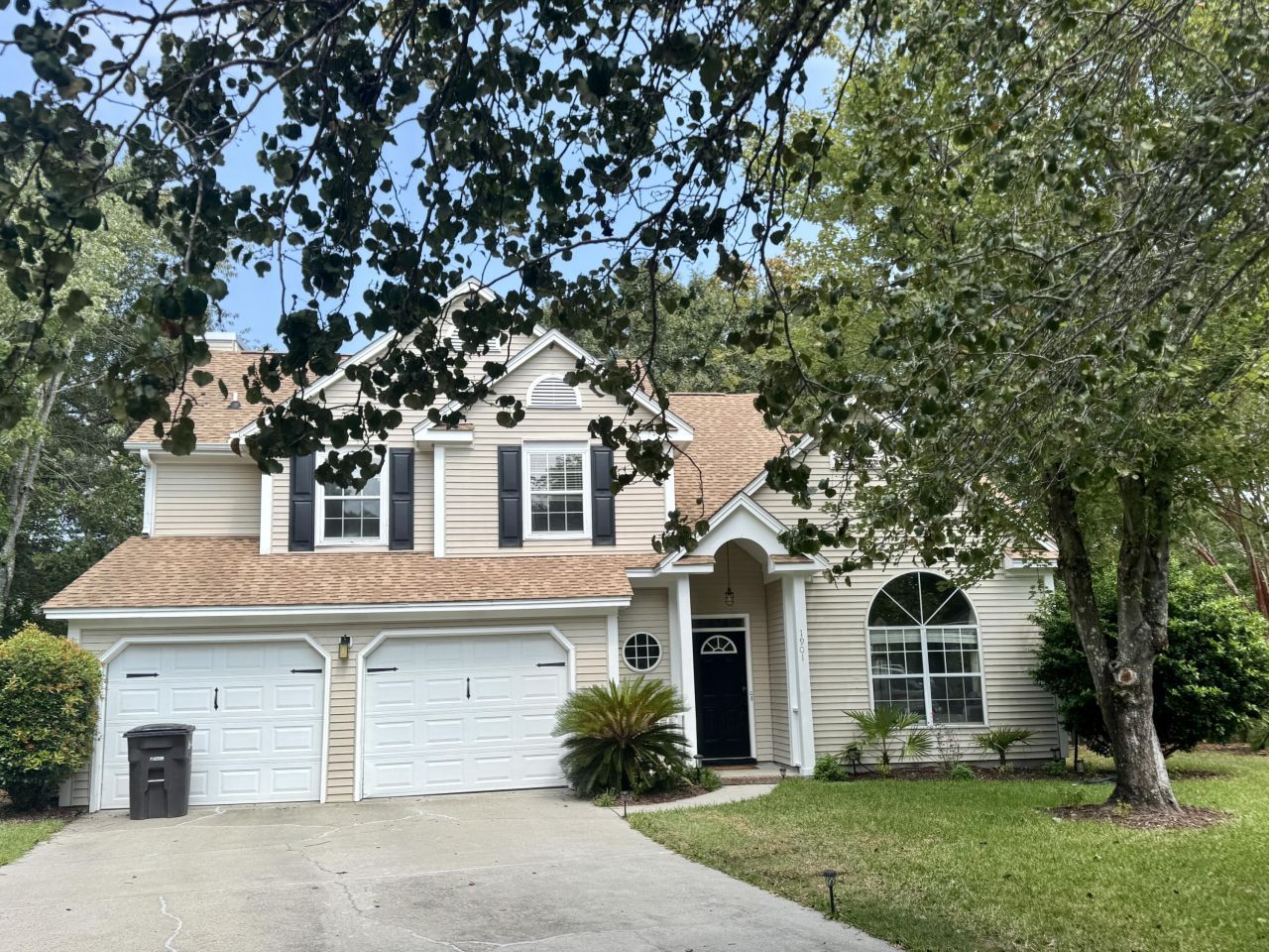 1901 Oak Tree Lane Photo 42