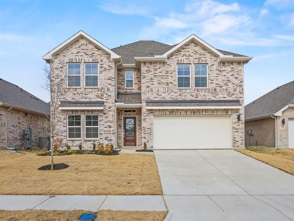 318 Amberville Drive, Red Oak, TX 75154