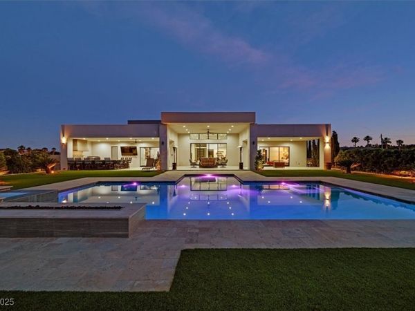 5400 Mello Avenue, Las Vegas, NV 89131