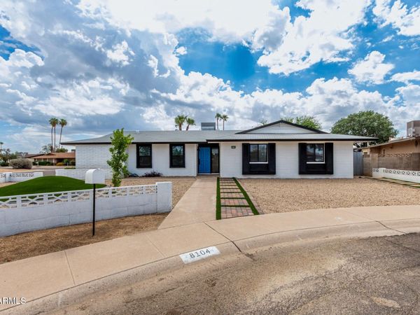 8104 N 45TH Avenue, Glendale, AZ 85302