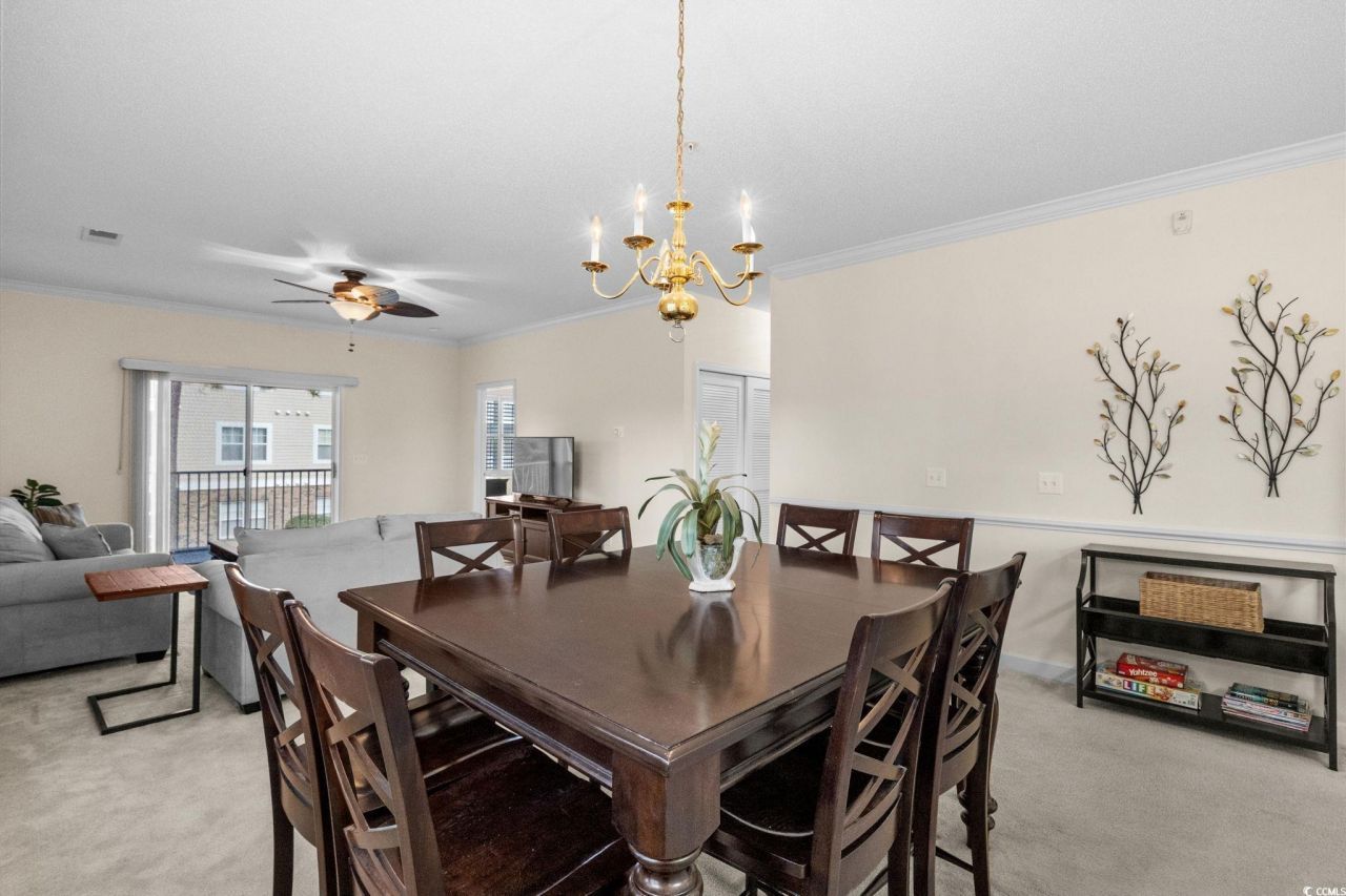 208 Castle Dr. Photo 10