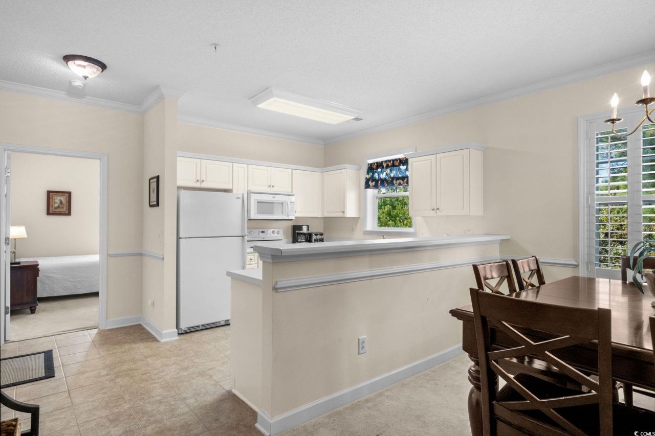 208 Castle Dr. Photo 11