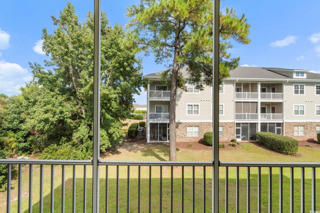 208 Castle Dr. Photo 19