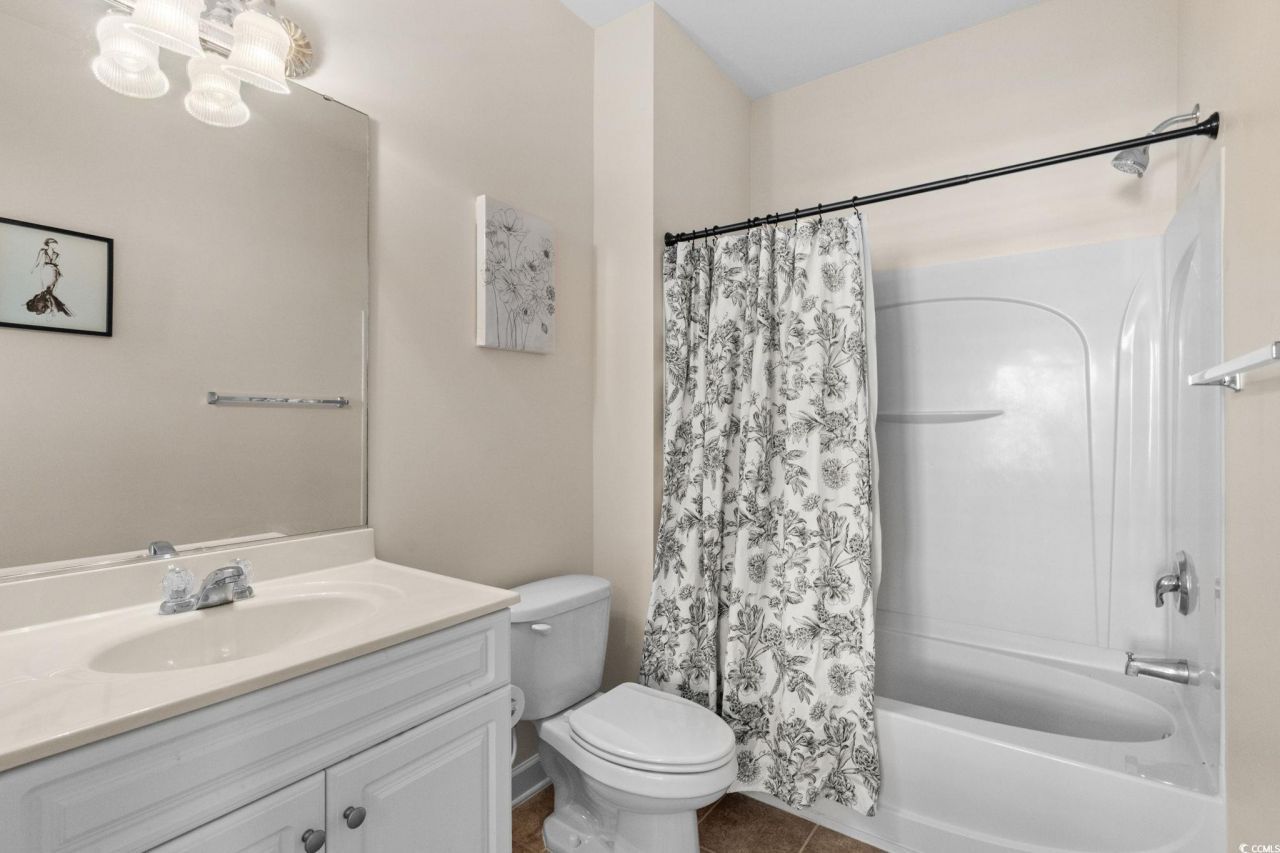 208 Castle Dr. Photo 22