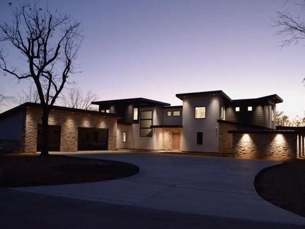 9003 King Air Drive, Granbury, TX 76049