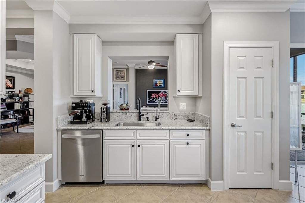 10390 Glastonbury Cir, Unit 102, Fort Myers, FL 33913 Photo