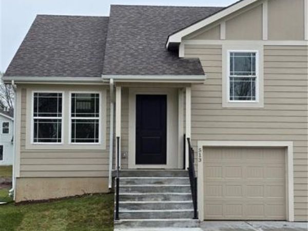 513 W Smith Street, Spring Hill, KS 66083