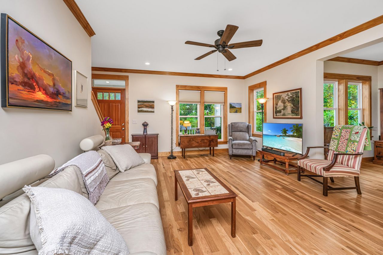 325 Mcclellan Avenue Photo 12