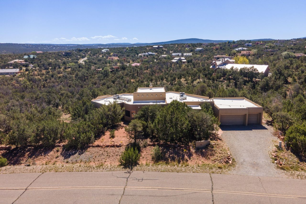 43 TWIN ARROW Drive Sandia Park, NM 87047