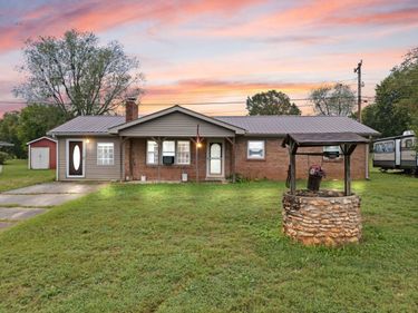 119 Twin Rivers Drive, Bronston, KY 42518