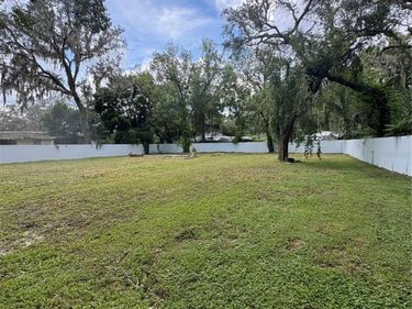 2211 KEUKA AVENUE, LEESBURG, FL 34748