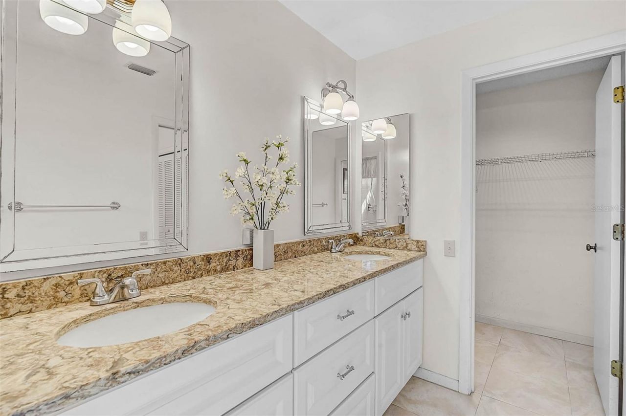 4717 Peridia Boulevard E, Bradenton, FL 34203 Photo