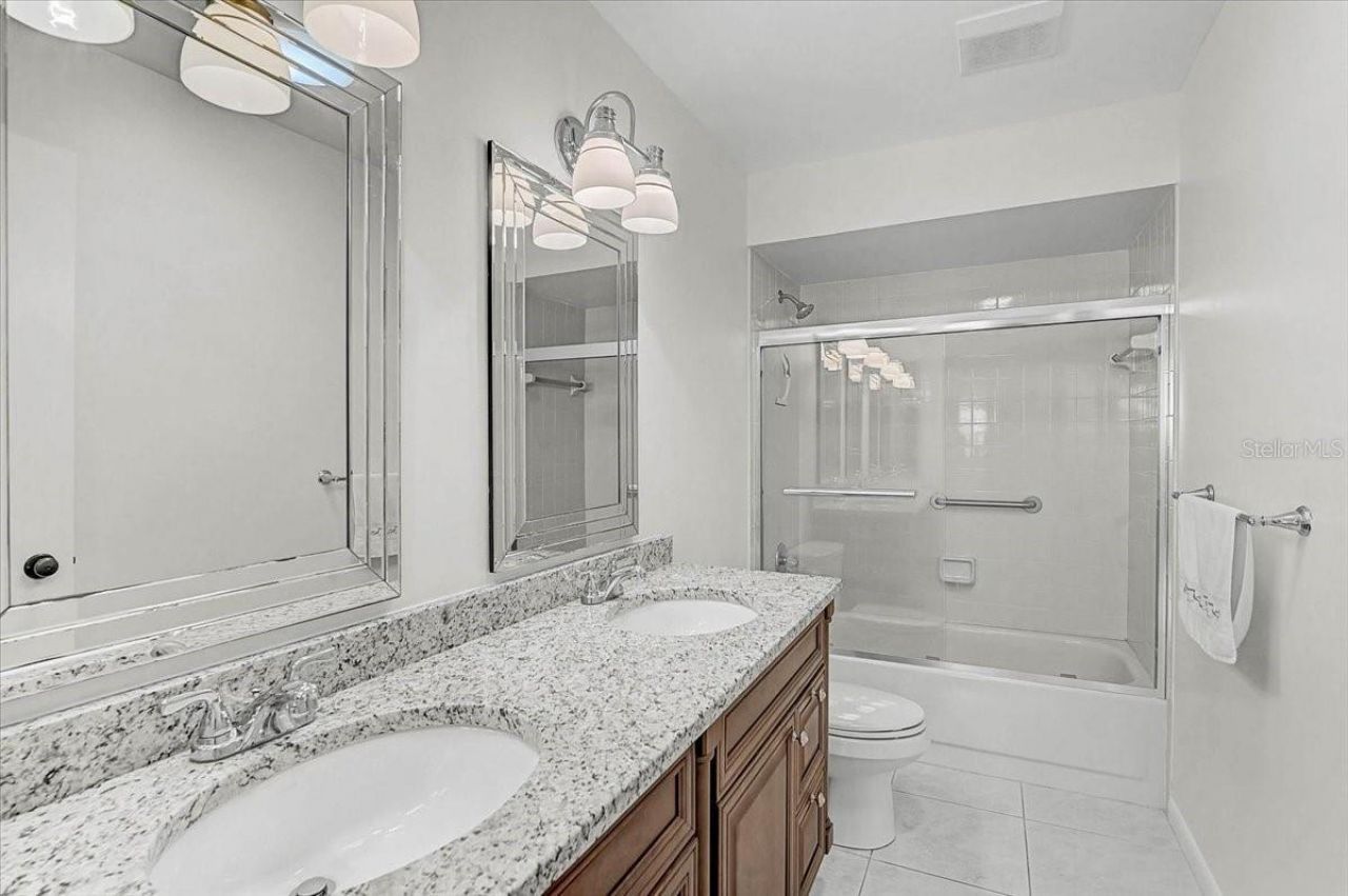 4717 Peridia Boulevard E, Bradenton, FL 34203 Photo